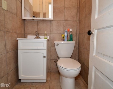 2661 N. Burling, Unit 3 - Photo Thumbnail 18