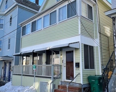 39 Cedar St - Photo Thumbnail 9