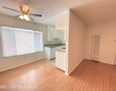 6736 Cleon Ave. - Photo Thumbnail 5