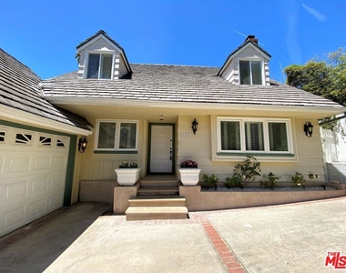 811 N Doheny Dr - Photo Thumbnail 1