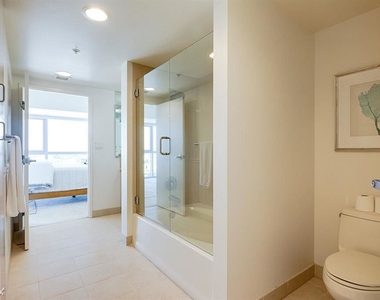 13700 Marina Pointe Dr Unit 1023 - Photo Thumbnail 1