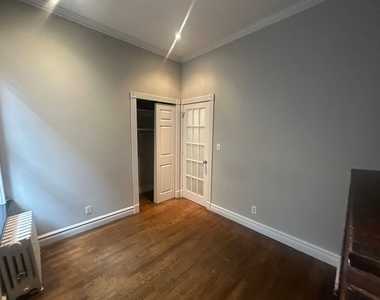 2BR in Rose Hill - Photo Thumbnail 3