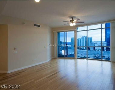 200 West Sahara Avenue - Photo Thumbnail 1