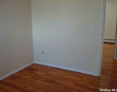 401 Boxwood Drive - Photo Thumbnail 17