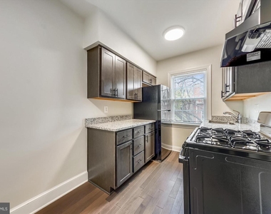 2803 Cortland Pl Nw #307 - Photo Thumbnail 7