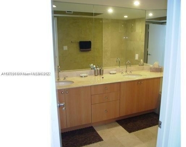 6917 Collins Ave - Photo Thumbnail 10