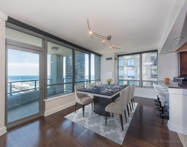 600 N Lake Shore Drive - Photo Thumbnail 8