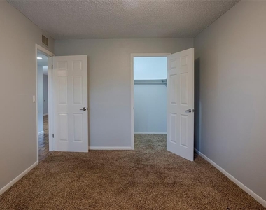 2525 West Bay Drive - Photo Thumbnail 13