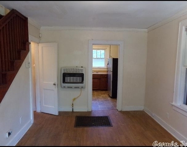 2315 Brown St Apt B - Photo Thumbnail 2