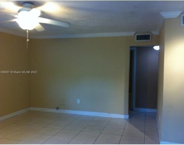 1801 S Treasure Dr - Photo Thumbnail 11