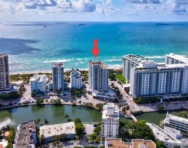 2401 Collins Ave - Photo Thumbnail 7