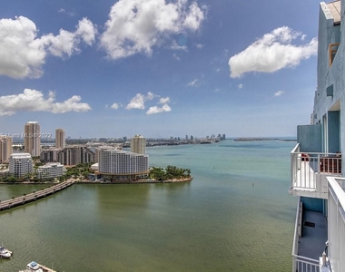 1111 Brickell Bay Dr - Photo Thumbnail 5