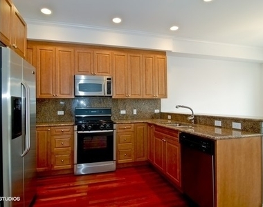 1436 W Fullerton Avenue - Photo Thumbnail 2