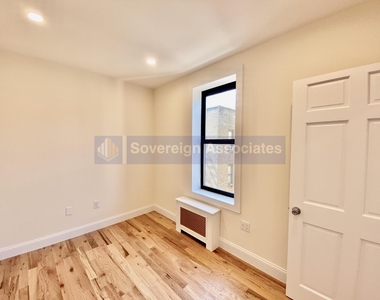 686 West 204th Street - Photo Thumbnail 13