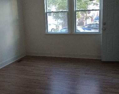 1606 Plum St 1 - Photo Thumbnail 4