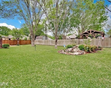 1108 Glen Oak Drive - Photo Thumbnail 31