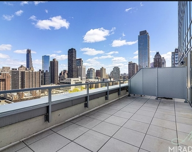 21 West End Avenue - Photo Thumbnail 4