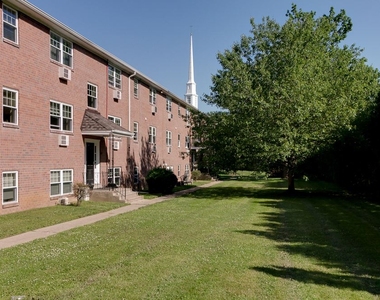 105 Runnymede Ave - Photo Thumbnail 7