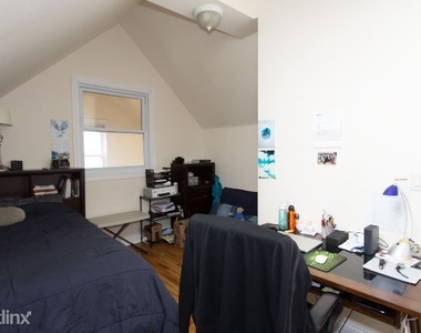 1720 W. Beach, Unit 2 - Photo Thumbnail 8