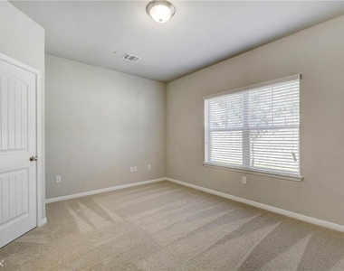 516 E Slaughter Ln Apt 1604 - Photo Thumbnail 5