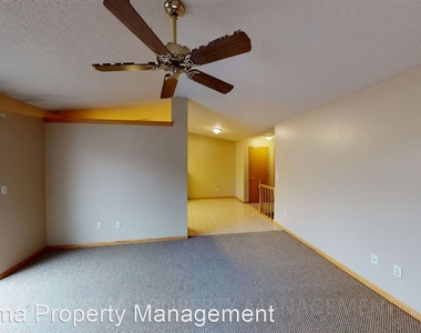Bahnson Court Town Homes - Photo Thumbnail 11
