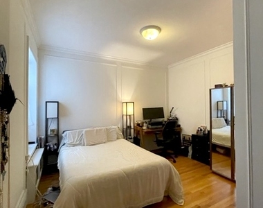 west 86th Street and Columbus Avenue - Photo Thumbnail 7