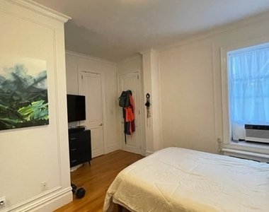 west 86th Street and Columbus Avenue - Photo Thumbnail 8