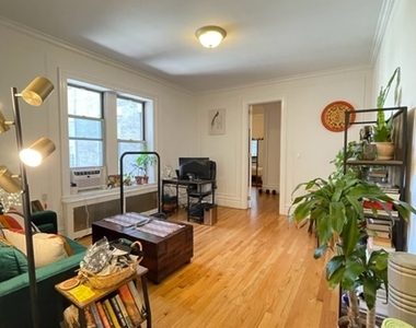 west 86th Street and Columbus Avenue - Photo Thumbnail 1