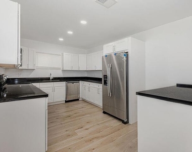 13641 Ne Miami Court - Photo Thumbnail 3