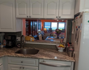 2616 Cove Cay Drive - Photo Thumbnail 10