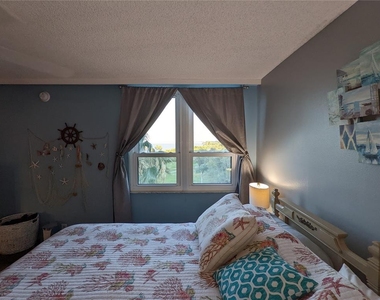 2616 Cove Cay Drive - Photo Thumbnail 11