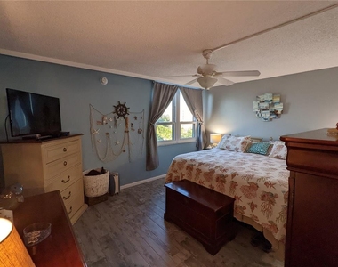 2616 Cove Cay Drive - Photo Thumbnail 12