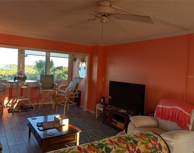 2616 Cove Cay Drive - Photo Thumbnail 4