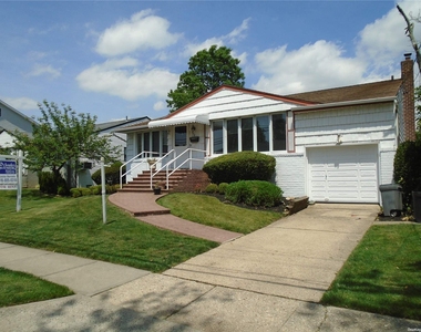 532 Cedarwood Drive - Photo Thumbnail 0