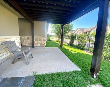 3801 Blackhawk Lane - Photo Thumbnail 5