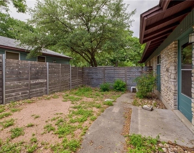 904  Post Oak St - Photo Thumbnail 3