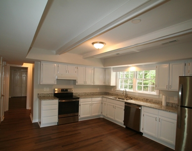 7821 Haymarket Lane - Photo Thumbnail 5