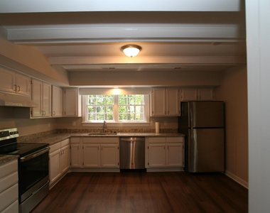 7821 Haymarket Lane - Photo Thumbnail 3