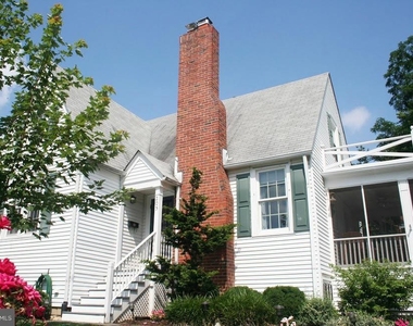 205 Barton St N - Photo Thumbnail 1