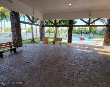 2864 Sw 83rd Ave - Photo Thumbnail 24