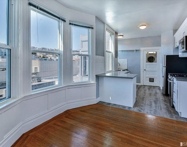 2275 Chestnut Street - Photo Thumbnail 5