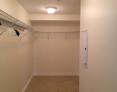 8390 Sw 72nd Ave - Photo Thumbnail 12