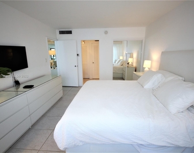 5151 Collins Ave - Photo Thumbnail 12