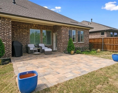 1407 Lone Eagle Way - Photo Thumbnail 23