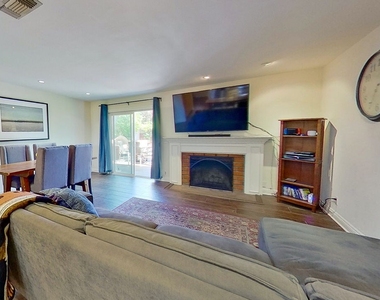 2724 Westwood Blvd - Photo Thumbnail 4