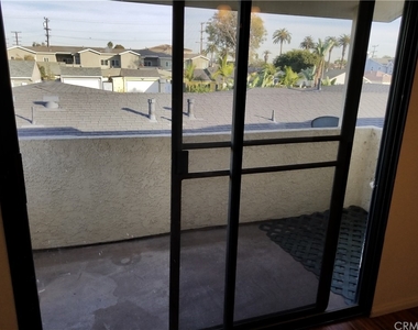 2312 Dominguez Street - Photo Thumbnail 7