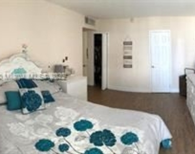 17570 Atlantic Blvd - Photo Thumbnail 1