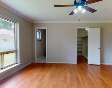 7806 Gulfton Street - Photo Thumbnail 12