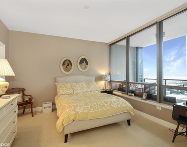 600 N Lake Shore Drive - Photo Thumbnail 32