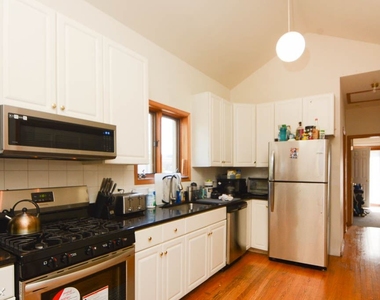 1351 N. Wolcott, Unit 4 - Photo Thumbnail 2